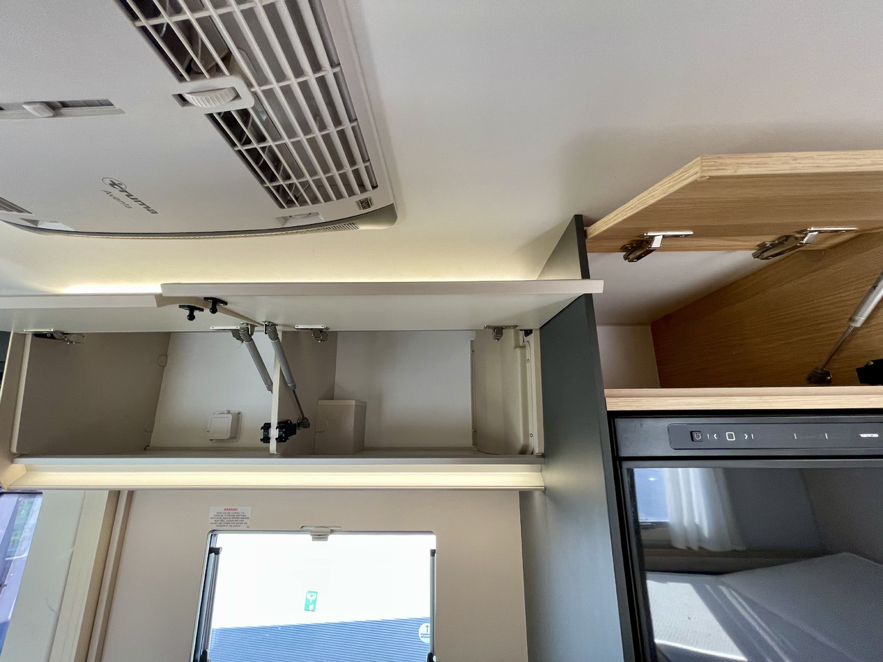 Xe cắm trại alkoven ADRIA: hình 10