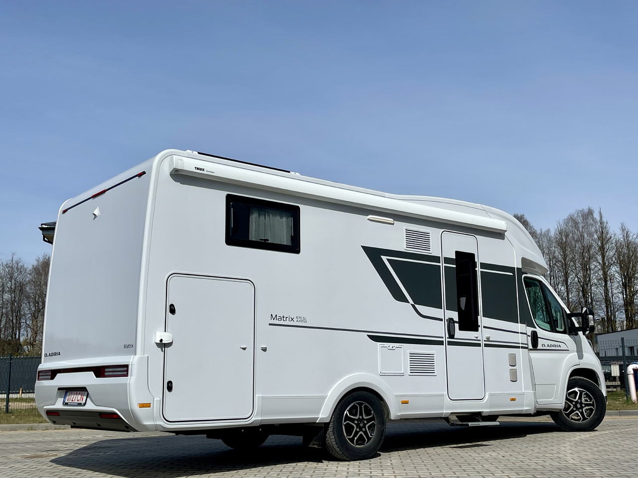 ADRIA Matrix 670 SL - Xe cắm trại bán tích hợp: hình 3 ADRIA Matrix 670 SL - Xe cắm trại bán tích hợp: hình 3