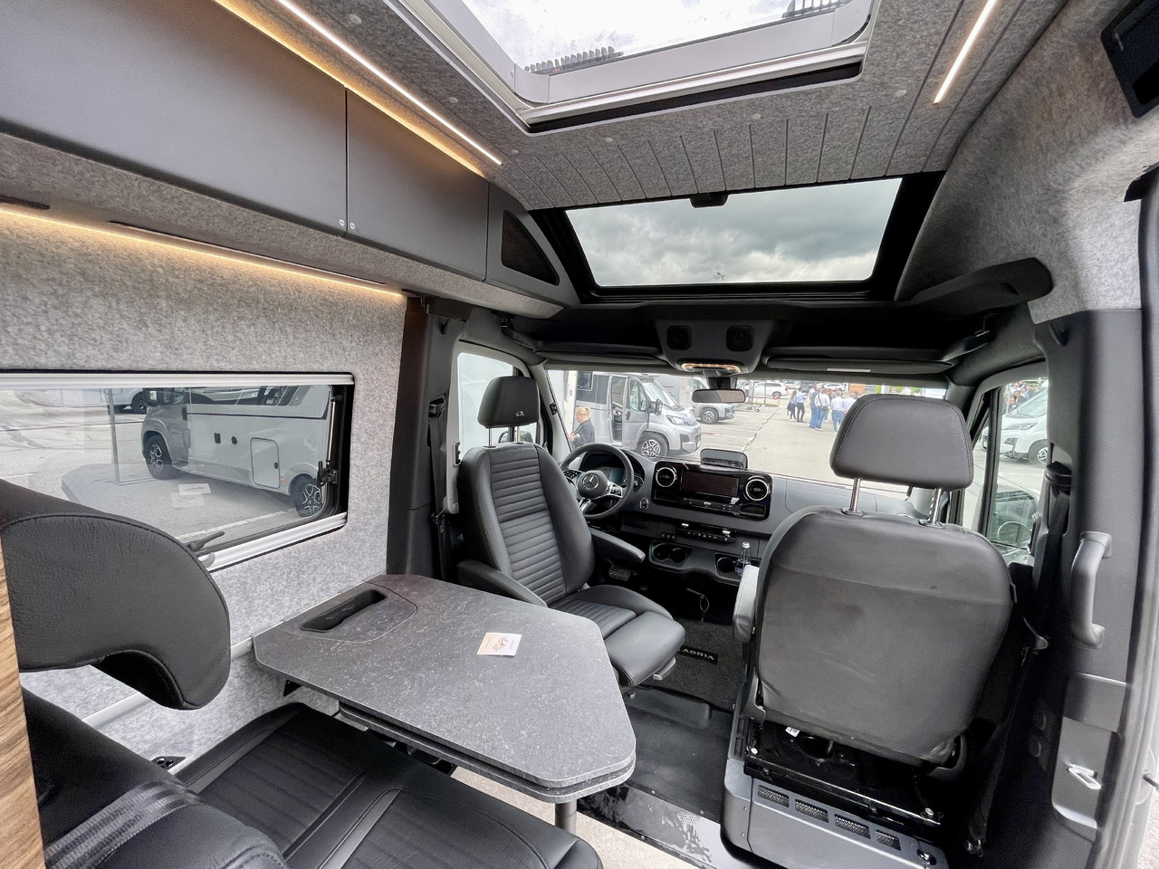 ADRIA Super Twin 600 SP - Xe van cắm trại: hình 5 ADRIA Super Twin 600 SP - Xe van cắm trại: hình 5