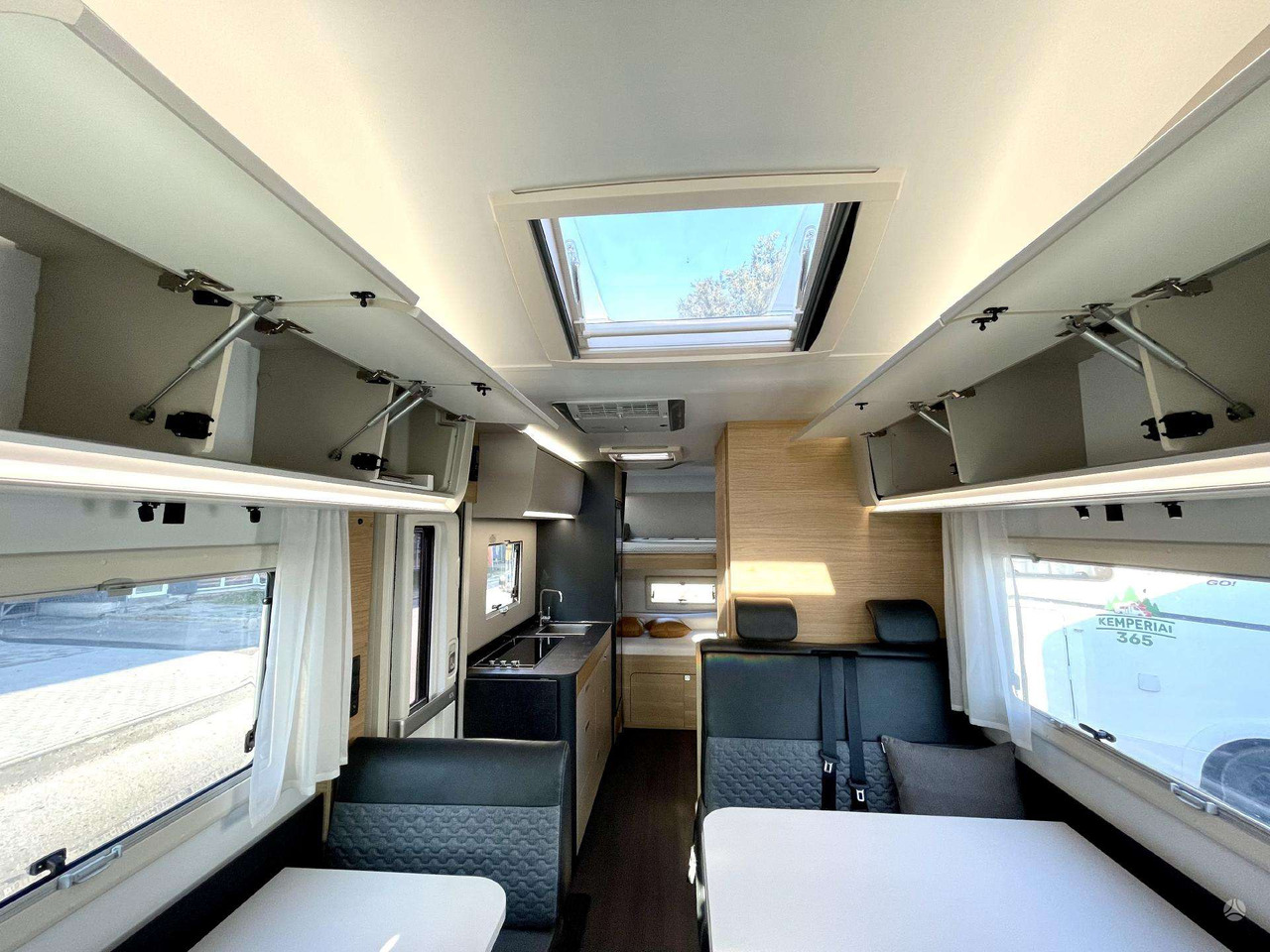 Adria Coral XL 650DK - Xe cắm trại alkoven: hình 5 Adria Coral XL 650DK - Xe cắm trại alkoven: hình 5