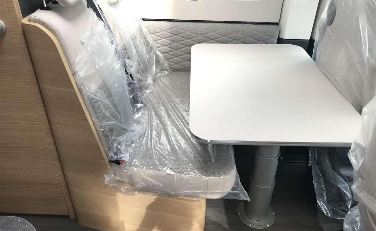 Adria Sonic 600SL - Xe cắm trại tích hợp: hình 3 Adria Sonic 600SL - Xe cắm trại tích hợp: hình 3