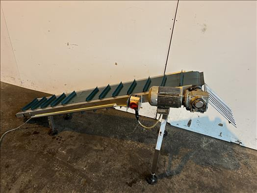 NNP Flighted elevator conveyor - Băng tải: hình 3 NNP Flighted elevator conveyor - Băng tải: hình 3