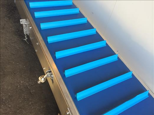 NNP Flighted elevator conveyor - Băng tải: hình 4 NNP Flighted elevator conveyor - Băng tải: hình 4