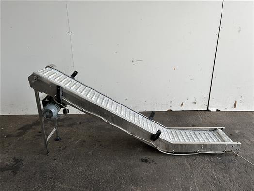 NNP Flighted elevator conveyor - Băng tải: hình 1 NNP Flighted elevator conveyor - Băng tải: hình 1