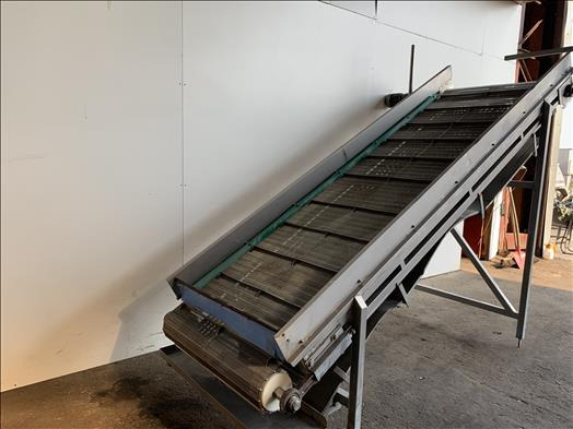 NNP flighted elevator conveyor - Băng tải: hình 2 NNP flighted elevator conveyor - Băng tải: hình 2