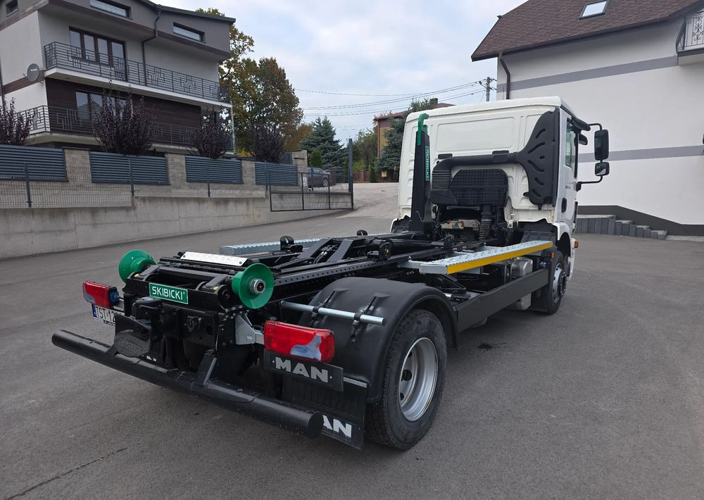 MAN TGM 12.290 - Xe tải nâng móc: hình 3 MAN TGM 12.290 - Xe tải nâng móc: hình 3