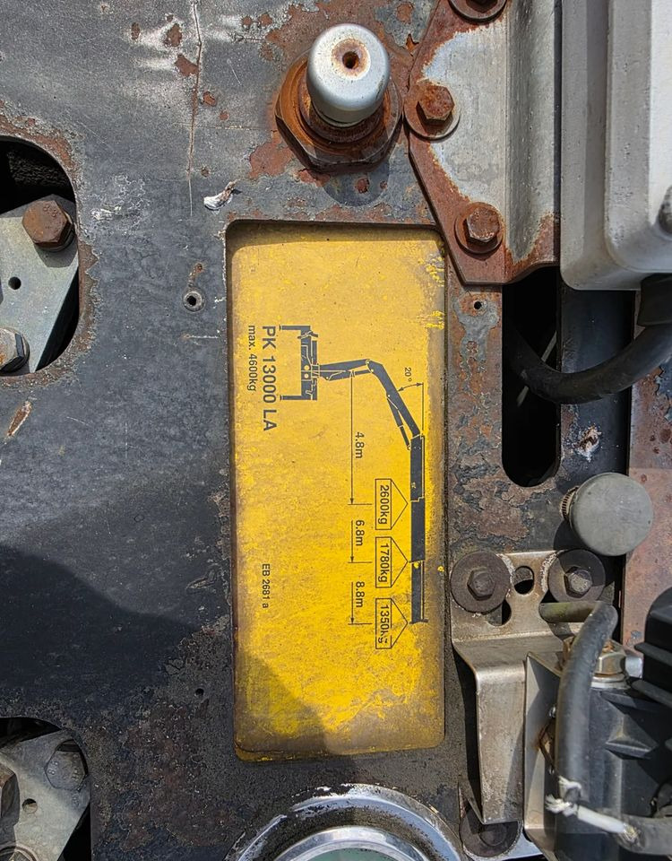 Volvo FM7 - Xe tải thùng lửng/ Phẳng, Xe cẩu tự hành: hình 5 Volvo FM7 - Xe tải thùng lửng/ Phẳng, Xe cẩu tự hành: hình 5