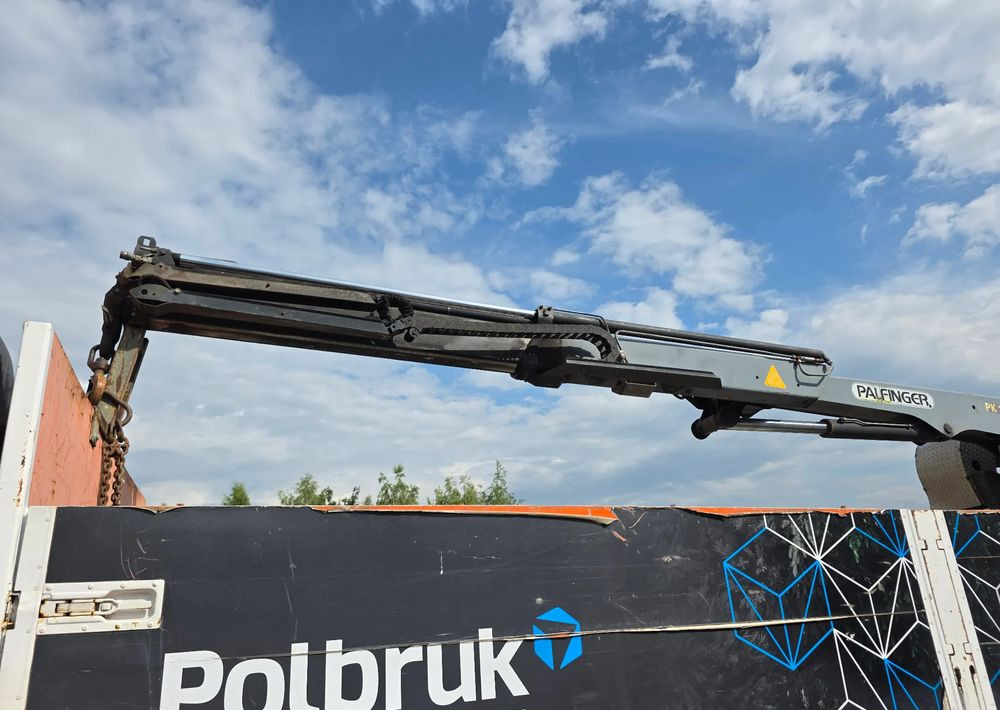 Volvo FM7 - Xe tải thùng lửng/ Phẳng, Xe cẩu tự hành: hình 3 Volvo FM7 - Xe tải thùng lửng/ Phẳng, Xe cẩu tự hành: hình 3