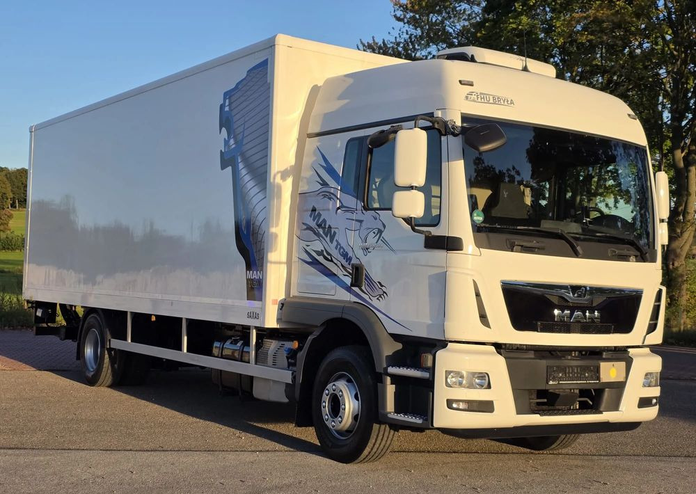 MAN TGM 15.290 / TGL / KONTENER / IZOTERMA / WINDA / KLIMA POSTOJOWA / 2019R / EURO 6 / PEŁEN SERWIS / 8200KG ŁADOWNOŚĆ / SPROWADZONY / ZADBANY / JAK NOWY / KSIĄŻKA SERWISOWA / E6 / 18 PALET - Xe tải hộp: hình 2 MAN TGM 15.290 / TGL / KONTENER / IZOTERMA / WINDA / KLIMA POSTOJOWA / 2019R / EURO 6 / PEŁEN SERWIS / 8200KG ŁADOWNOŚĆ / SPROWADZONY / ZADBANY / JAK NOWY / KSIĄŻKA SERWISOWA / E6 / 18 PALET - Xe tải hộp: hình 2