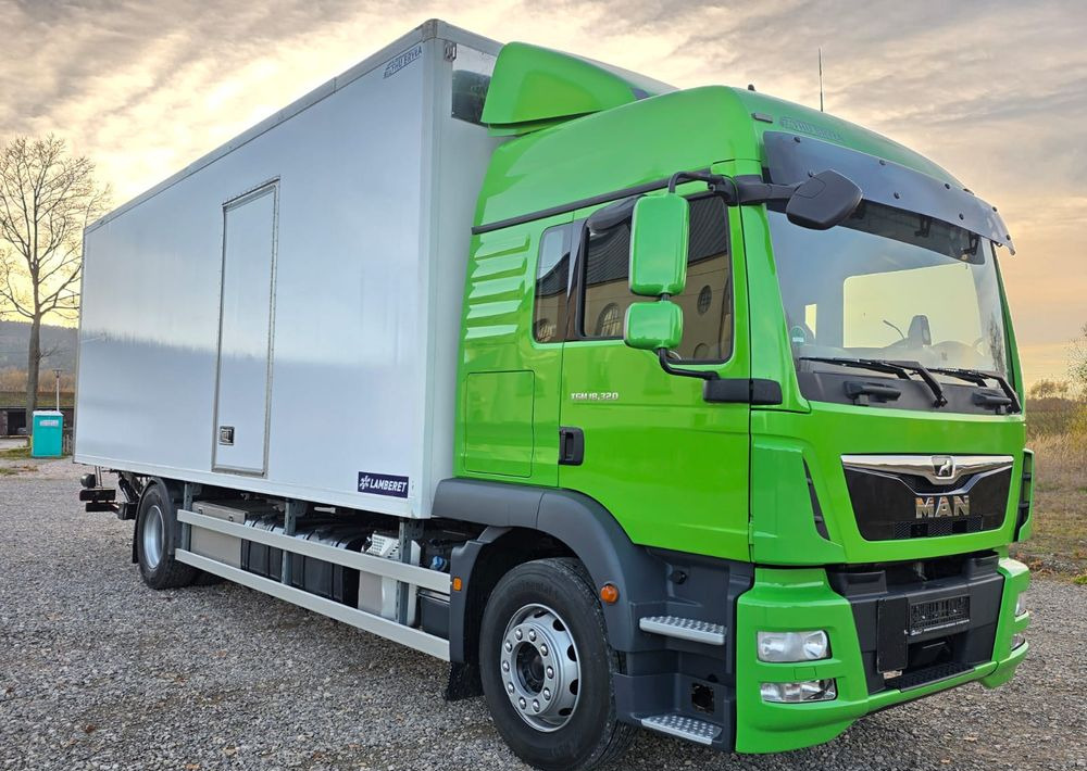 MAN TGM 18.320 / 18.290 / 15.290 / IZOTERMA / WINDA / 19PALET / E6 / 08.2018 / LIFT / SPROWADZONY / AUTOMAT / SYPIALKA / PIERWSZY WŁAŚCICIEL / BOCZNE DRZWI / STAN BARDZO DOBRY - Xe tải đông lạnh: hình 2 MAN TGM 18.320 / 18.290 / 15.290 / IZOTERMA / WINDA / 19PALET / E6 / 08.2018 / LIFT / SPROWADZONY / AUTOMAT / SYPIALKA / PIERWSZY WŁAŚCICIEL / BOCZNE DRZWI / STAN BARDZO DOBRY - Xe tải đông lạnh: hình 2