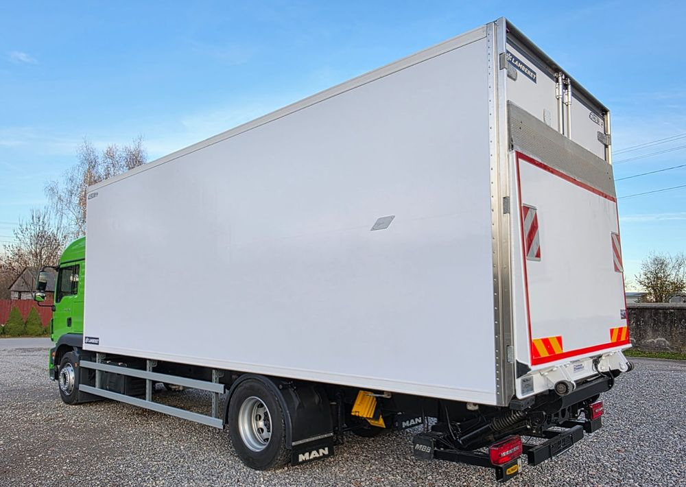 MAN TGM 18.320 / 18.290 / 15.290 / IZOTERMA / WINDA / 19PALET / E6 / 08.2018 / LIFT / SPROWADZONY / AUTOMAT / SYPIALKA / PIERWSZY WŁAŚCICIEL / BOCZNE DRZWI / STAN BARDZO DOBRY - Xe tải đông lạnh: hình 5 MAN TGM 18.320 / 18.290 / 15.290 / IZOTERMA / WINDA / 19PALET / E6 / 08.2018 / LIFT / SPROWADZONY / AUTOMAT / SYPIALKA / PIERWSZY WŁAŚCICIEL / BOCZNE DRZWI / STAN BARDZO DOBRY - Xe tải đông lạnh: hình 5