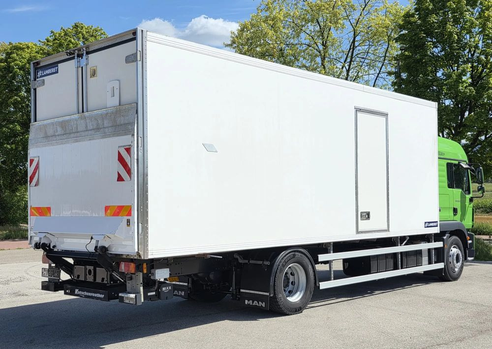 MAN TGM 18.340 / 18.290 / 15.290 / IZOTERMA / WINDA / 19PALET /E6 / SPROWADZONY / AUTOMAT / SYPIALKA / PIERWSZY WŁAŚCICIEL / BOCZNE DRZWI / STAN BARDZO DOBRY - Xe tải đông lạnh: hình 4 MAN TGM 18.340 / 18.290 / 15.290 / IZOTERMA / WINDA / 19PALET /E6 / SPROWADZONY / AUTOMAT / SYPIALKA / PIERWSZY WŁAŚCICIEL / BOCZNE DRZWI / STAN BARDZO DOBRY - Xe tải đông lạnh: hình 4