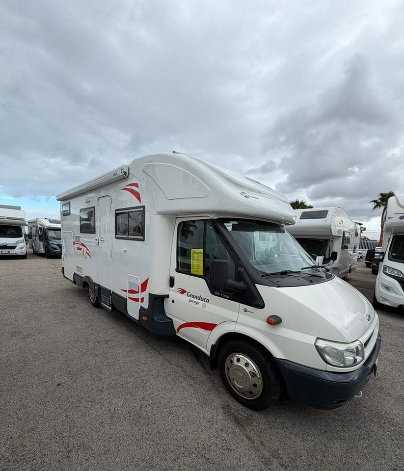 ROLLER TEAM GRANDUCA GARAGE P - Xe cắm trại bán tích hợp: hình 2 ROLLER TEAM GRANDUCA GARAGE P - Xe cắm trại bán tích hợp: hình 2