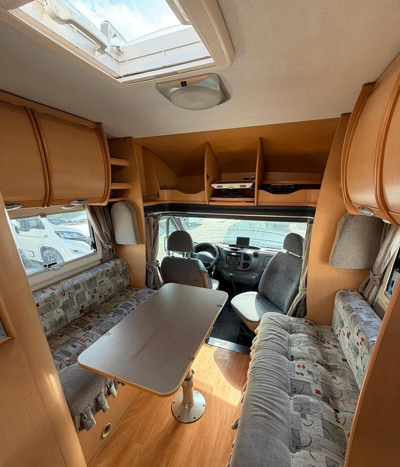 ROLLER TEAM GRANDUCA GARAGE P - Xe cắm trại bán tích hợp: hình 5 ROLLER TEAM GRANDUCA GARAGE P - Xe cắm trại bán tích hợp: hình 5