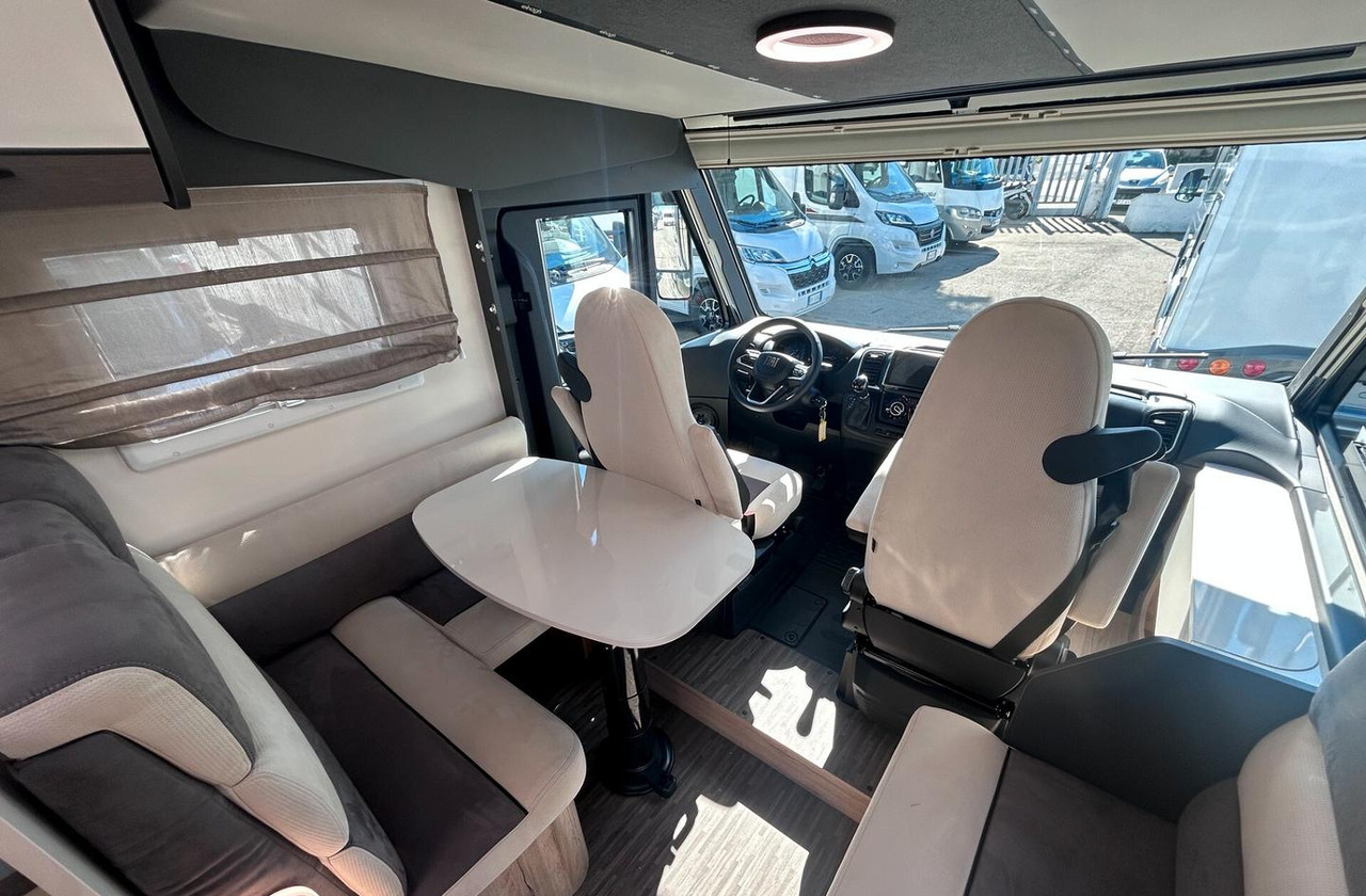 - Xe cắm trại: hình 3 - Xe cắm trại: hình 3