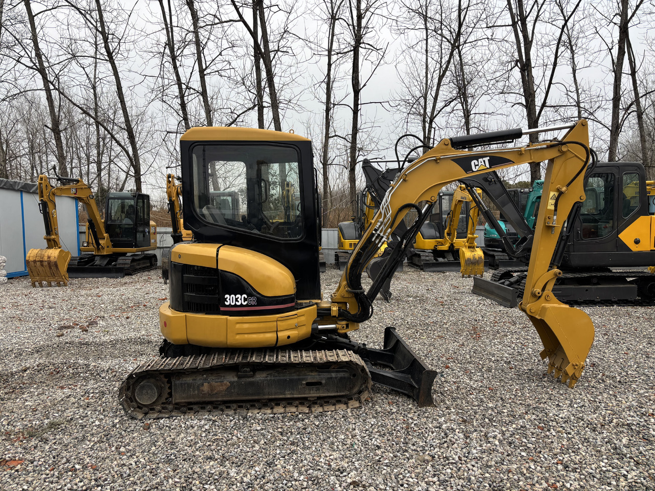CAT 303 CR Caterpillar 303CCR imported excavator - Máy xúc mini: hình 1 CAT 303 CR Caterpillar 303CCR imported excavator - Máy xúc mini: hình 1