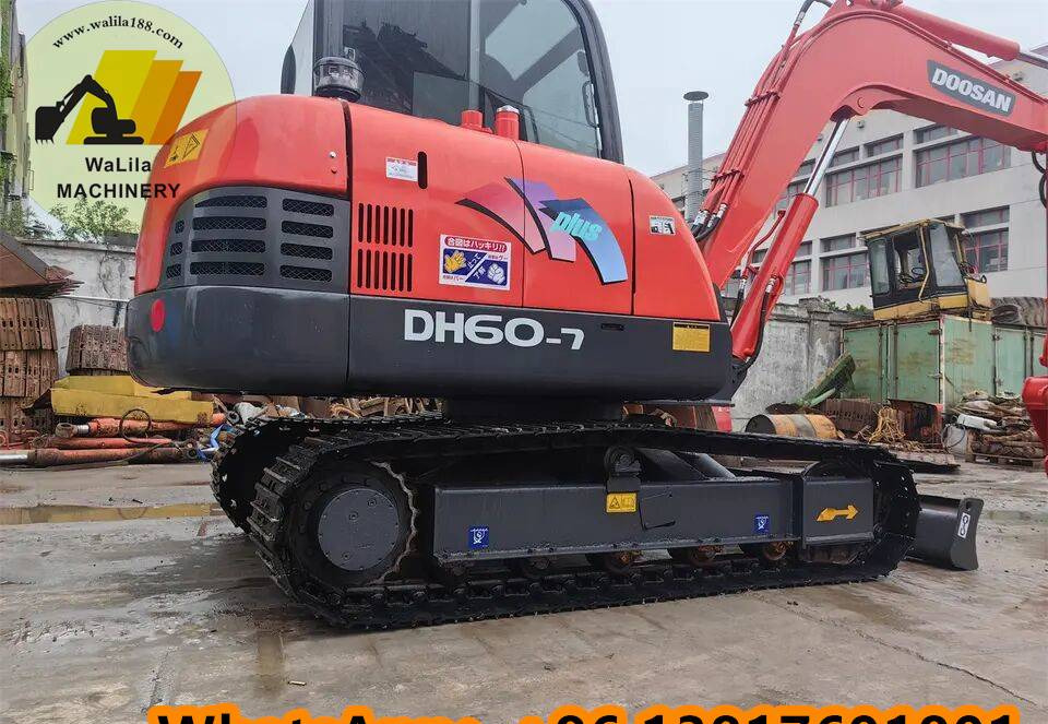Máy xúc mini Doosan DH 60-7: hình 7