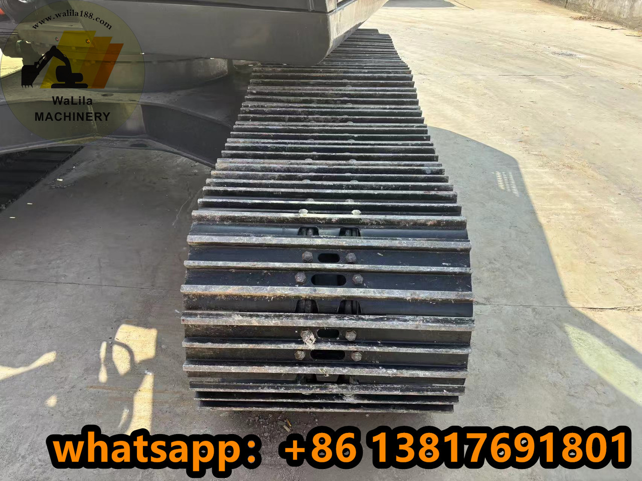 HITACHI ZX210 - Máy xúc bánh xích: hình 5 HITACHI ZX210 - Máy xúc bánh xích: hình 5