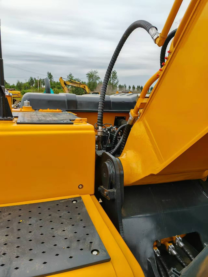 Hyundai Hyundai 220 LC-9 S - Máy xúc bánh xích: hình 2 Hyundai Hyundai 220 LC-9 S - Máy xúc bánh xích: hình 2