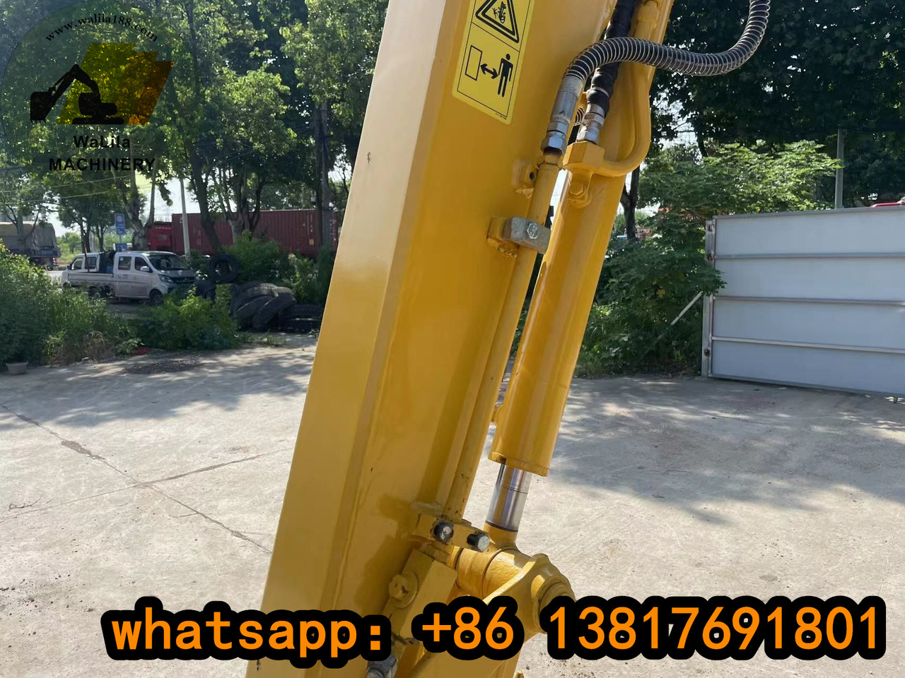 KOMATSU PC40MR - Máy xúc mini: hình 2 KOMATSU PC40MR - Máy xúc mini: hình 2