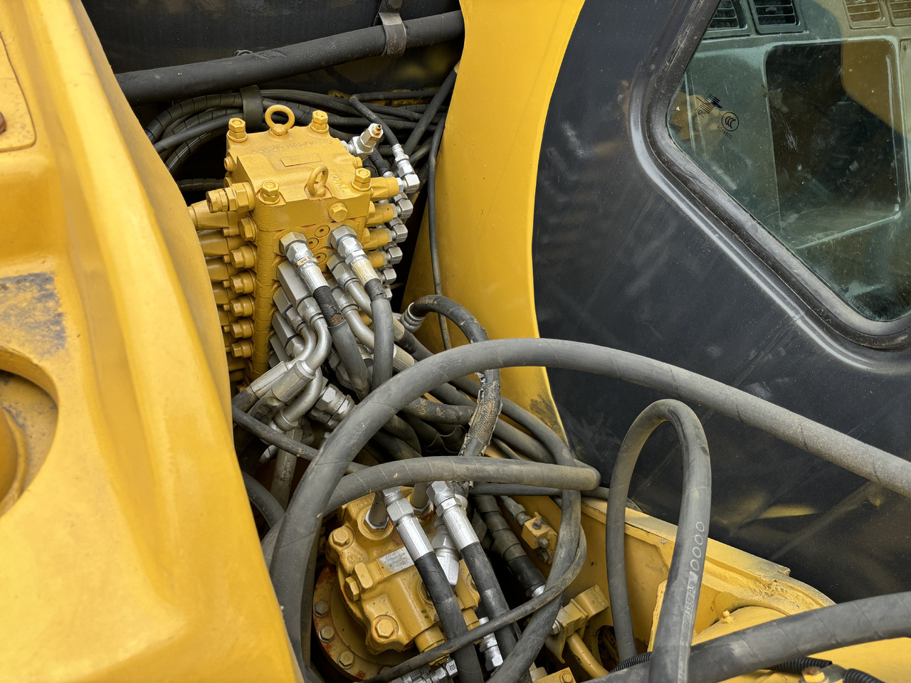 Komatsu PC 60-7 - Máy xúc mini: hình 5 Komatsu PC 60-7 - Máy xúc mini: hình 5