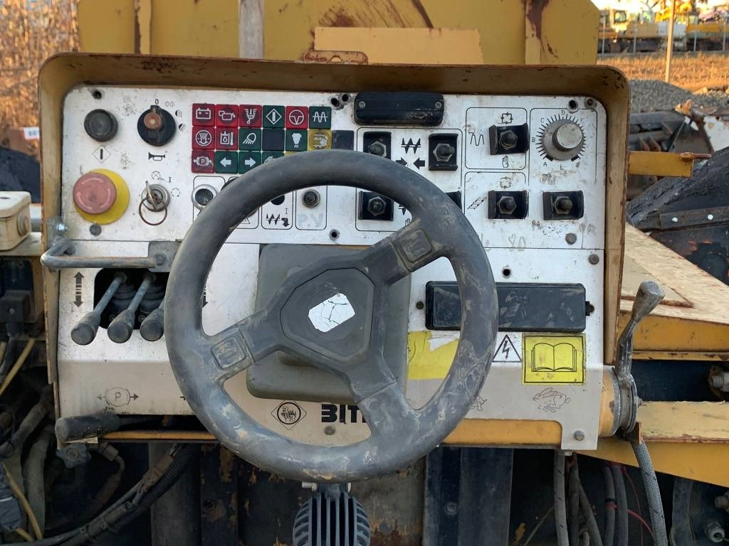 Máy lát nhựa đường Bitelli BB 621 C: hình 9 Máy lát nhựa đường Bitelli BB 621 C: hình 9