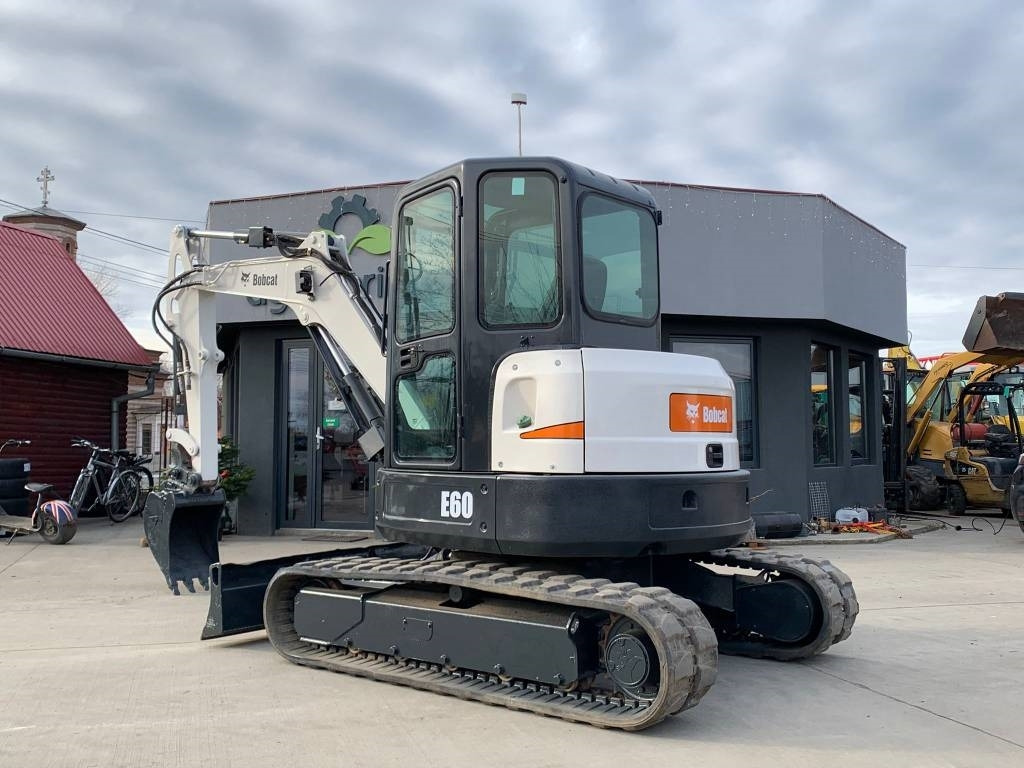 Bobcat E 60 - Máy xúc mini: hình 3 Bobcat E 60 - Máy xúc mini: hình 3