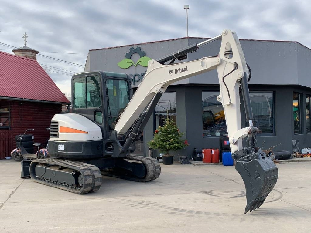 Bobcat E 60 - Máy xúc mini: hình 5 Bobcat E 60 - Máy xúc mini: hình 5