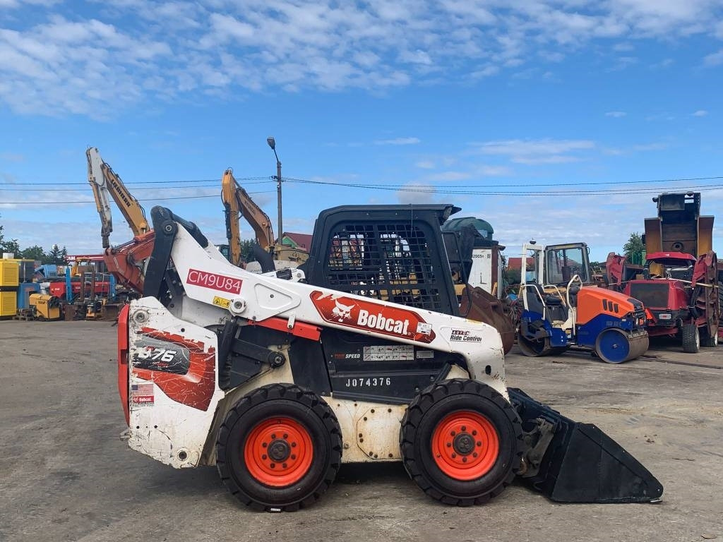 Bobcat S 76  - Máy xúc lật đa năng: hình 2 Bobcat S 76  - Máy xúc lật đa năng: hình 2