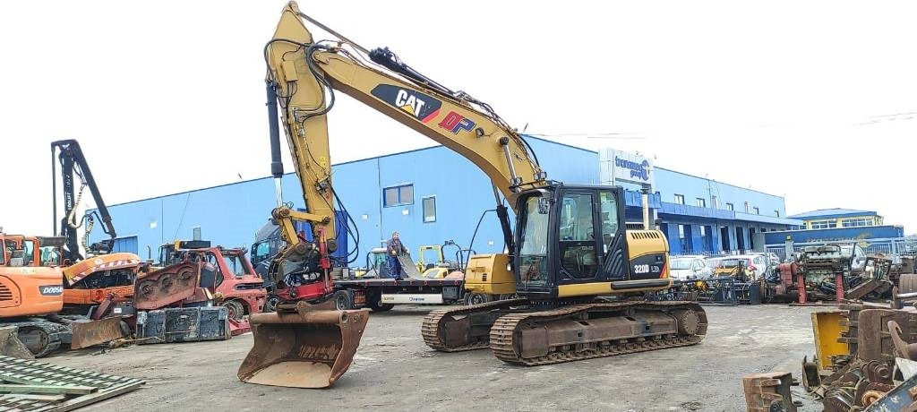 CAT 320 D - Máy xúc bánh xích: hình 1 CAT 320 D - Máy xúc bánh xích: hình 1