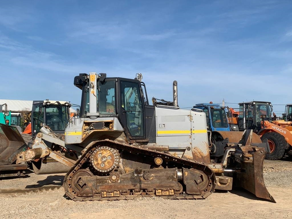 CAT D 6 N - Máy ủi: hình 3 CAT D 6 N - Máy ủi: hình 3