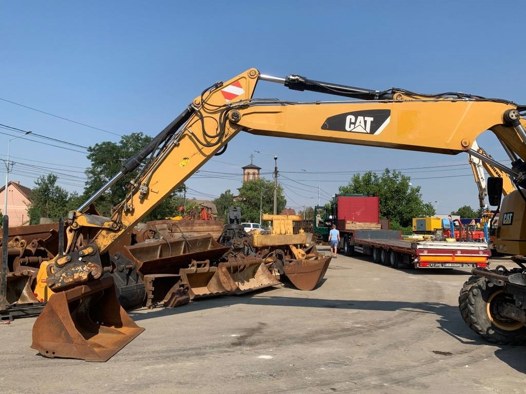CAT M 318 F - Máy xúc bánh lốp: hình 4 CAT M 318 F - Máy xúc bánh lốp: hình 4