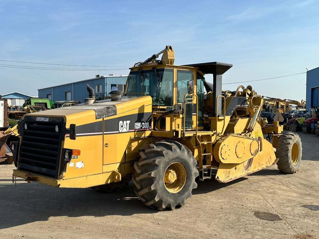 CAT RM 300 - Máy san nền đất: hình 1 CAT RM 300 - Máy san nền đất: hình 1