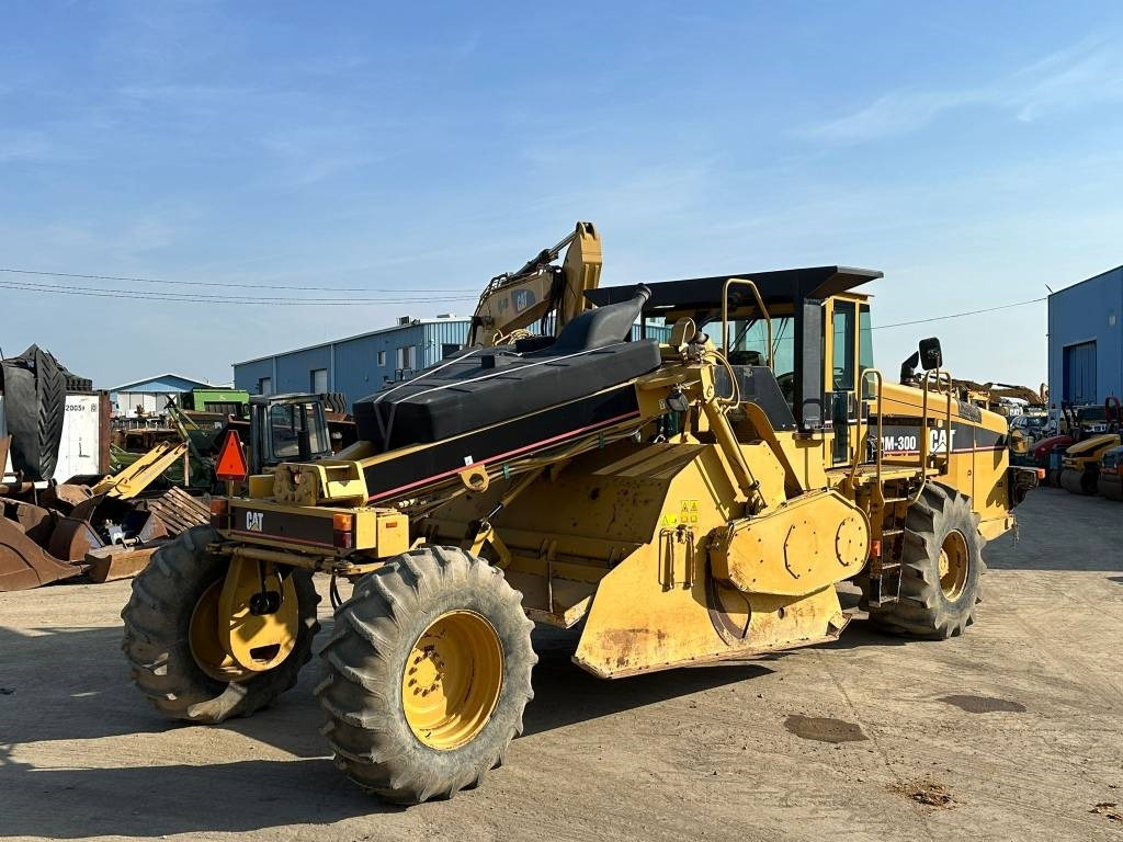 CAT RM 300 - Máy san nền đất: hình 2 CAT RM 300 - Máy san nền đất: hình 2
