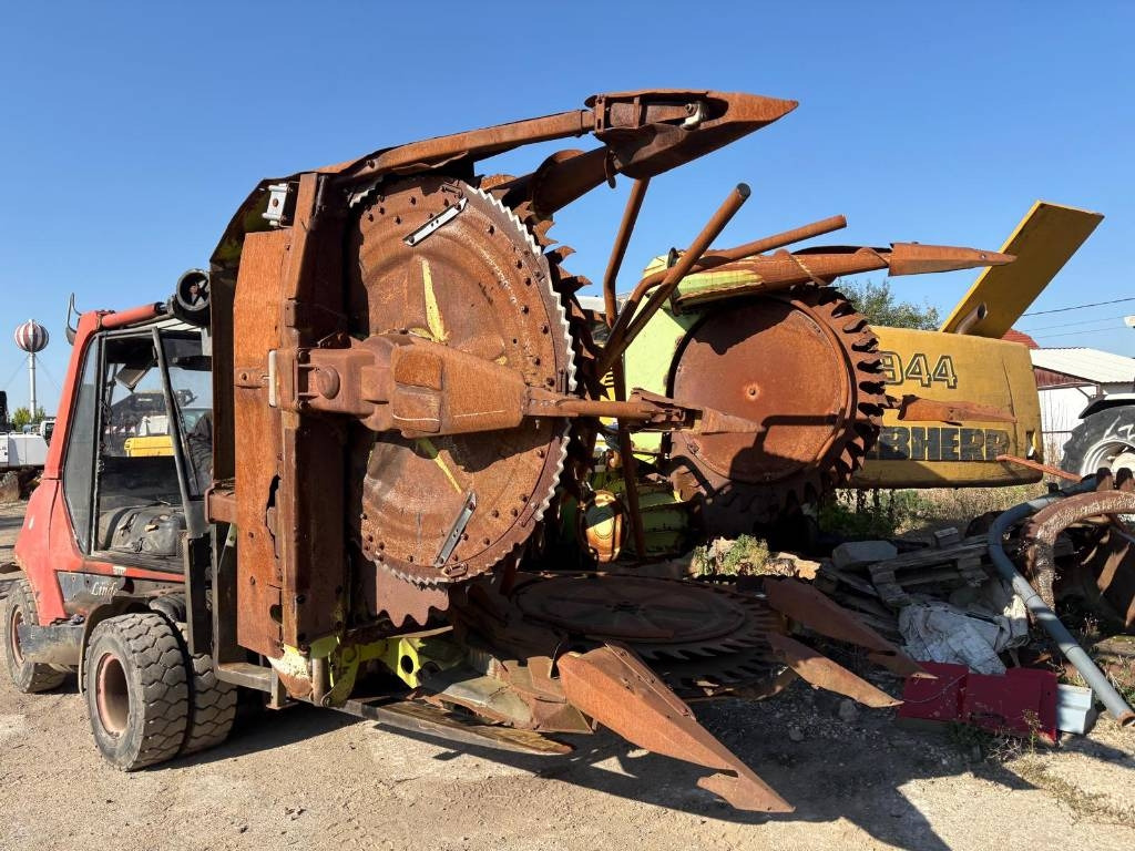 Claas RU 450 - Máy gặt đập thức ăn gia súc: hình 1 Claas RU 450 - Máy gặt đập thức ăn gia súc: hình 1