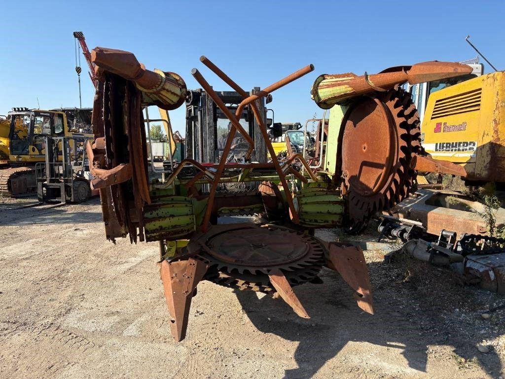 Claas RU 450 - Máy gặt đập thức ăn gia súc: hình 3 Claas RU 450 - Máy gặt đập thức ăn gia súc: hình 3