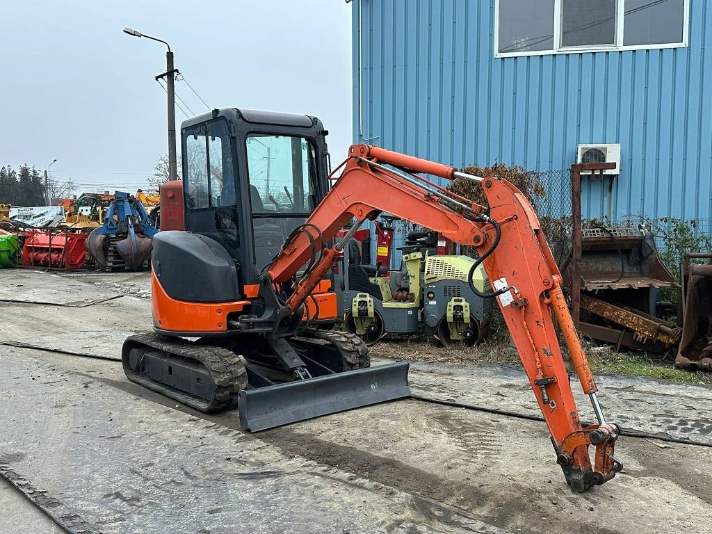 Hitachi ZX 27 U-2 - Máy xúc mini: hình 5 Hitachi ZX 27 U-2 - Máy xúc mini: hình 5
