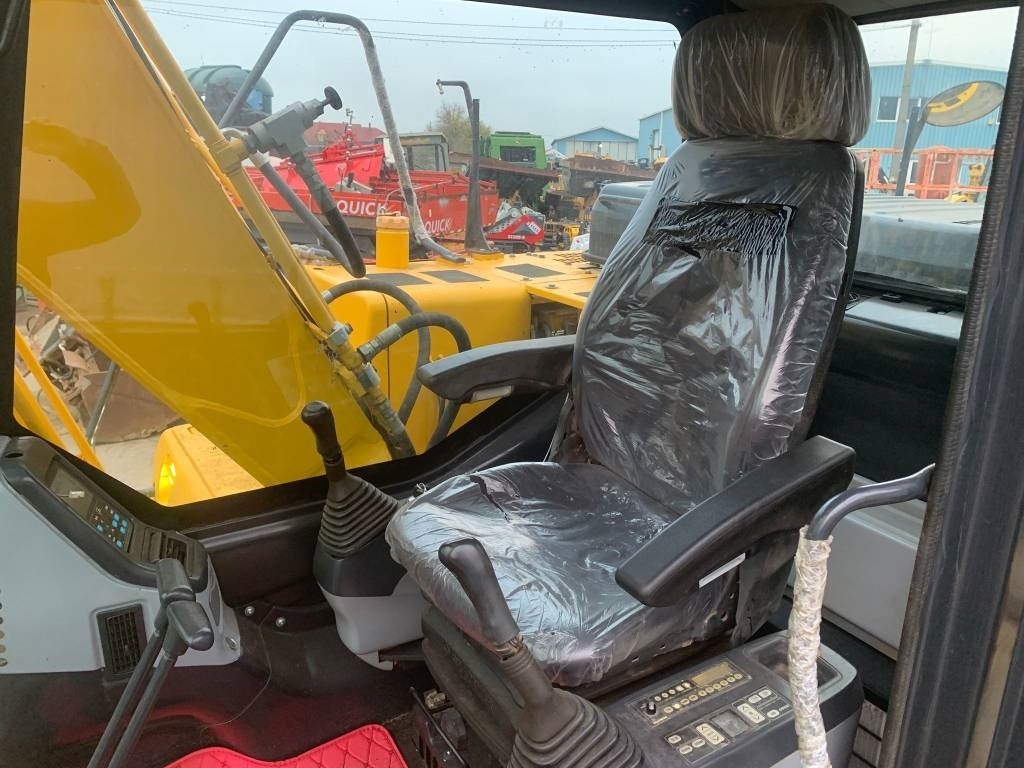 Máy xúc bánh xích Komatsu PC 130: hình 9 Máy xúc bánh xích Komatsu PC 130: hình 9