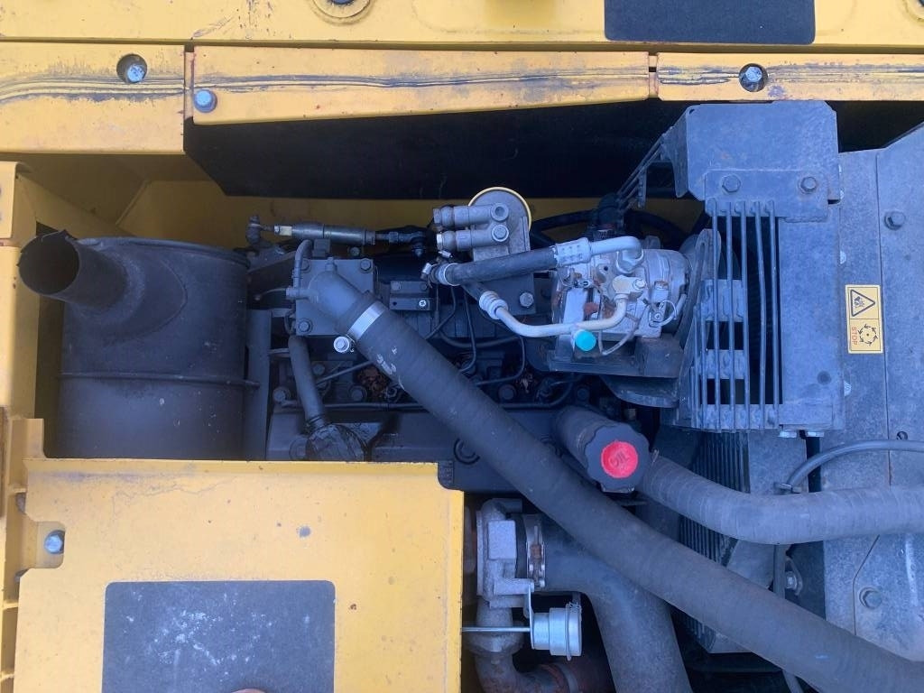 Máy xúc bánh xích Komatsu PC 130: hình 8 Máy xúc bánh xích Komatsu PC 130: hình 8