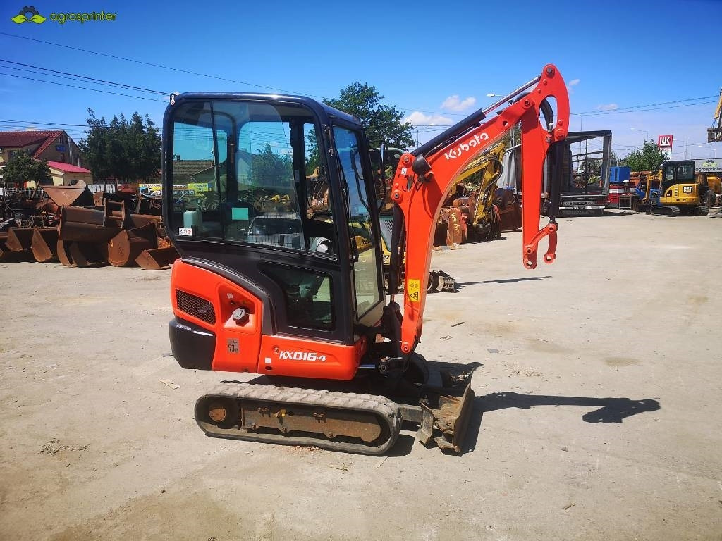Kubota KX 016-4 - Máy xúc mini: hình 2 Kubota KX 016-4 - Máy xúc mini: hình 2