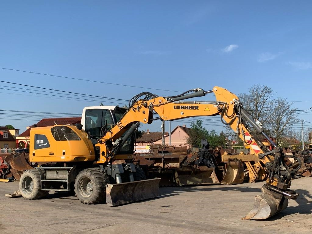 Liebherr A912 Compact+Engcon Rototilt - Máy xúc bánh lốp: hình 2 Liebherr A912 Compact+Engcon Rototilt - Máy xúc bánh lốp: hình 2
