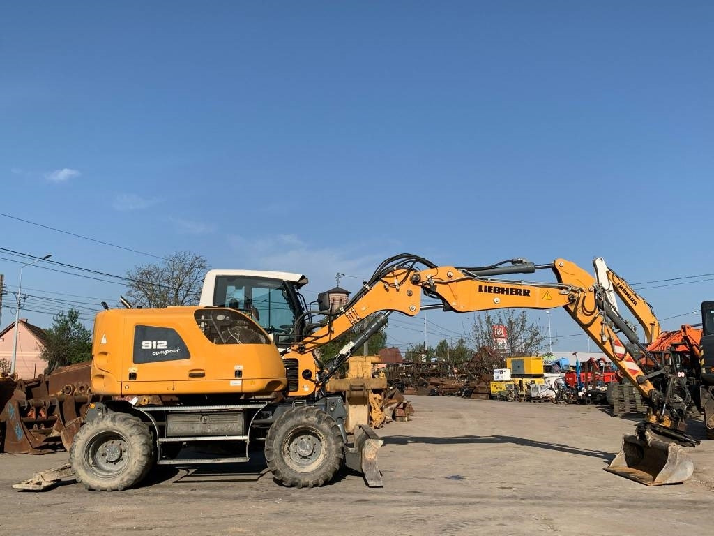 Liebherr A912 Compact+Engcon Rototilt - Máy xúc bánh lốp: hình 3 Liebherr A912 Compact+Engcon Rototilt - Máy xúc bánh lốp: hình 3