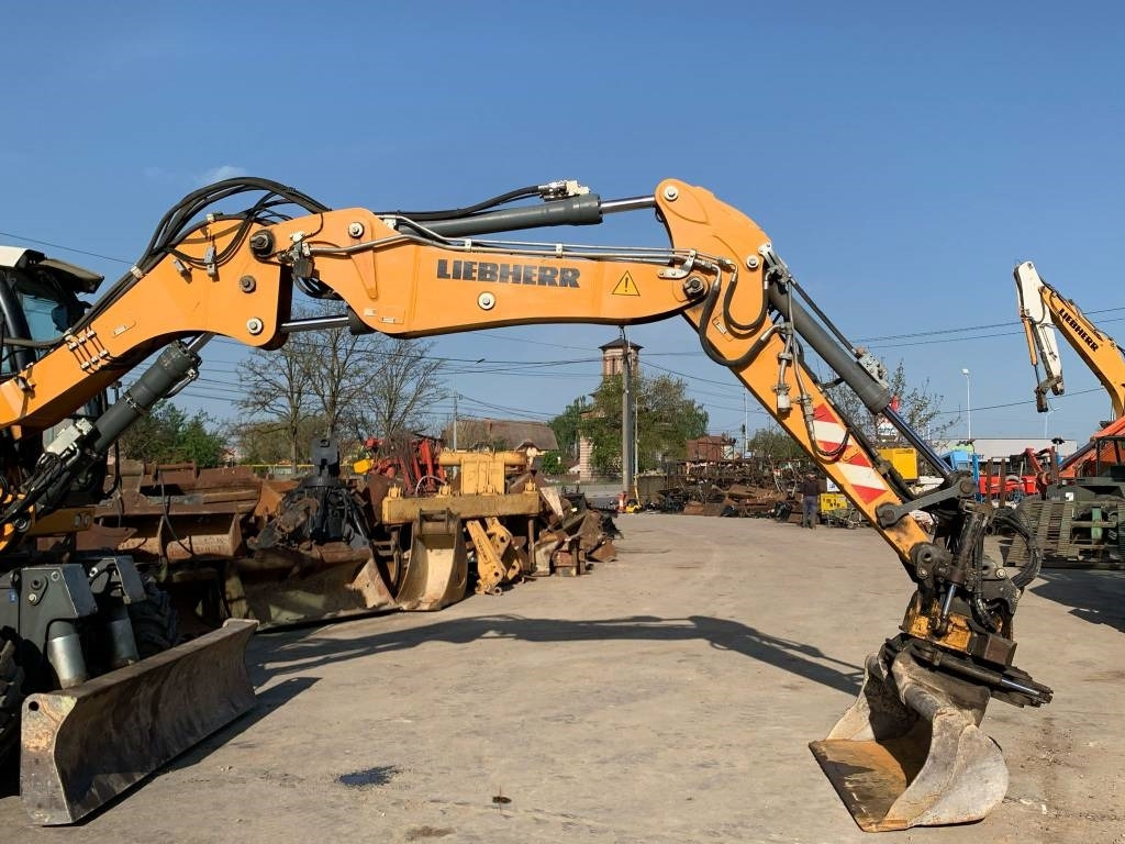 Liebherr A912 Compact+Engcon Rototilt - Máy xúc bánh lốp: hình 5 Liebherr A912 Compact+Engcon Rototilt - Máy xúc bánh lốp: hình 5