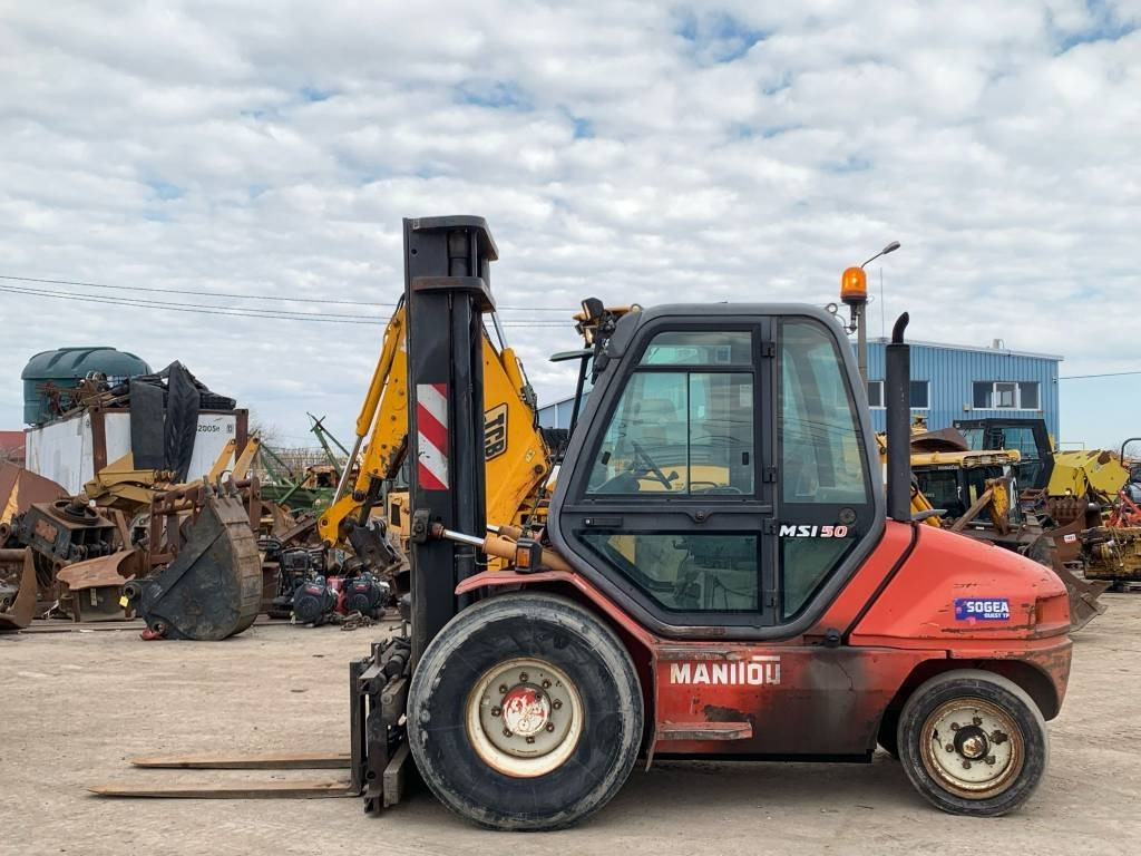 Manitou MSI 50 - Xe nâng địa hình gồ ghề: hình 3 Manitou MSI 50 - Xe nâng địa hình gồ ghề: hình 3