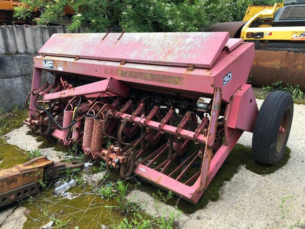 Massey Ferguson 30 - Máy gieo hạt liên hợp: hình 2 Massey Ferguson 30 - Máy gieo hạt liên hợp: hình 2