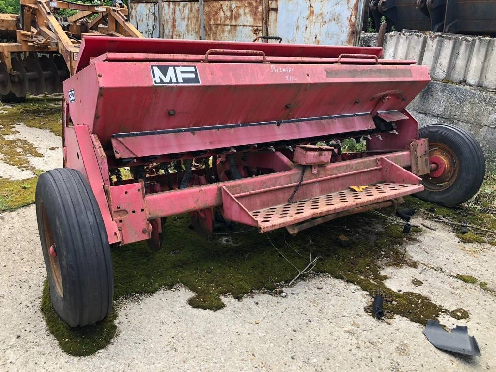 Massey Ferguson 30 - Máy gieo hạt liên hợp: hình 3 Massey Ferguson 30 - Máy gieo hạt liên hợp: hình 3