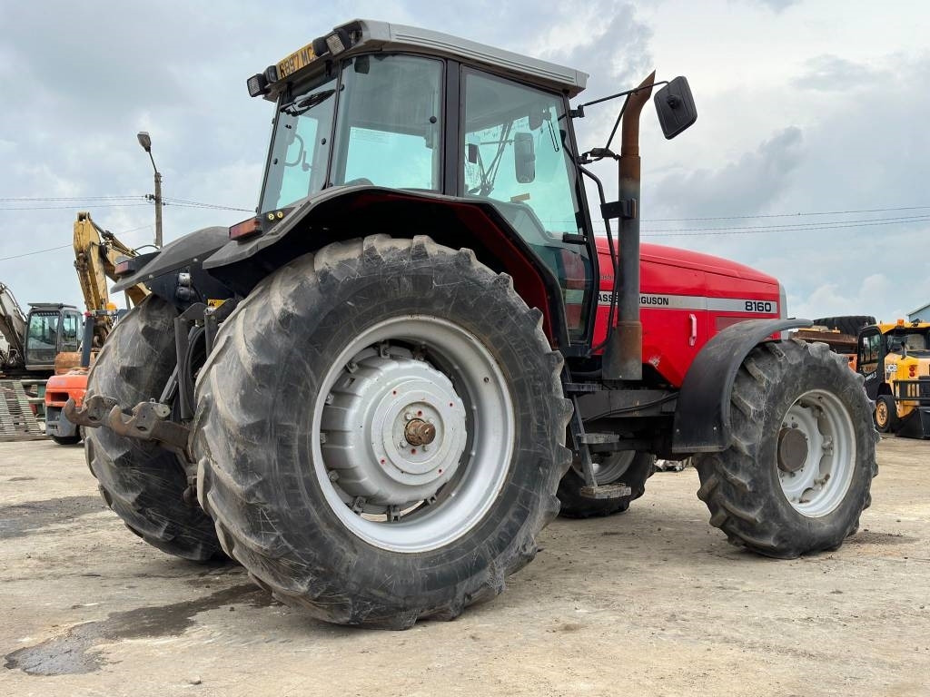 Massey Ferguson 8160 - Máy cày: hình 3 Massey Ferguson 8160 - Máy cày: hình 3