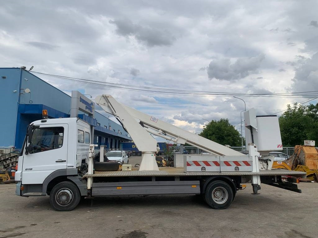 Mercedes-Benz Atego 818 - Nền bục trên không gắn trên xe tải: hình 2 Mercedes-Benz Atego 818 - Nền bục trên không gắn trên xe tải: hình 2