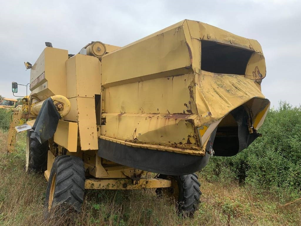 New Holland TX 32 - Máy gặt đập: hình 5 New Holland TX 32 - Máy gặt đập: hình 5