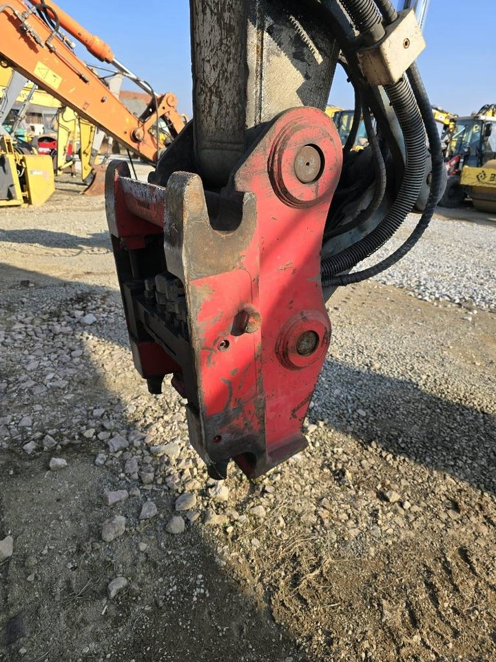 OilQuick OQ70-55 Quick Coupler - Bộ ghép nhanh: hình 4 OilQuick OQ70-55 Quick Coupler - Bộ ghép nhanh: hình 4